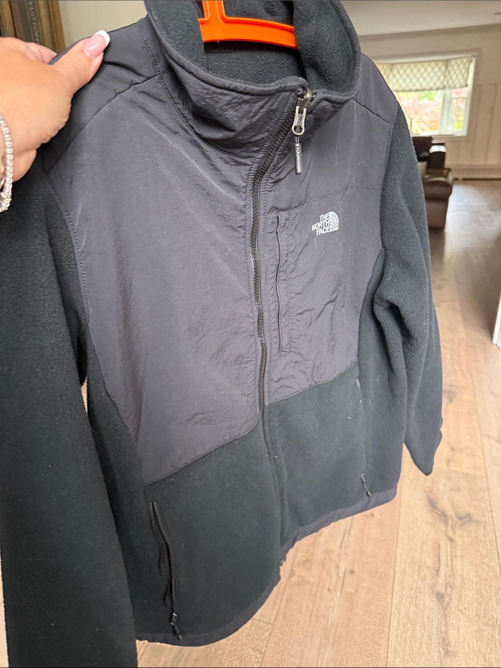 The North Face Black Lightweight Fleece Jacket - Picture 3 of 3